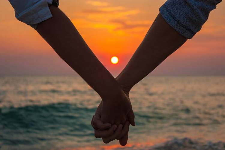 Romantic Getaway to St Augustine - holding hands