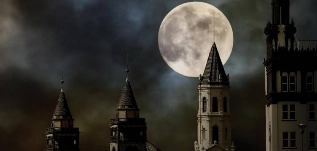 Photo courtesy of https://www.floridashistoriccoast.com/blog/ghost-tours-and-spooky-haunts-st-augustine/ Photo courtesy of https://www.floridashistoriccoast.com/blog/ghost-tours-and-spooky-haunts-st-augustine/