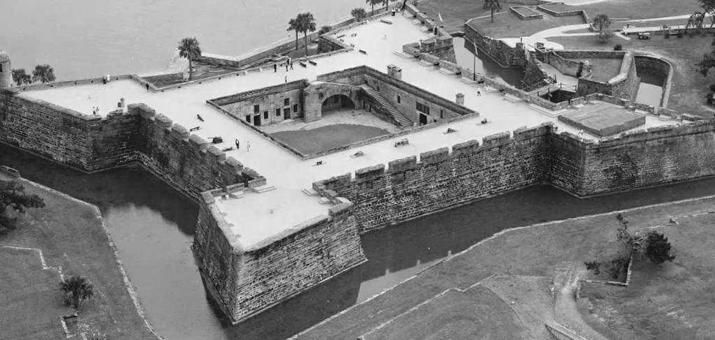 Photo Courtesy of https://www.nps.gov/casa/index.htm Photo Courtesy of https://www.nps.gov/casa/index.htm